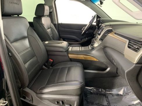 Used 2020 GMC Yukon Denali w/ Open Road Package AWD/4WD image 25