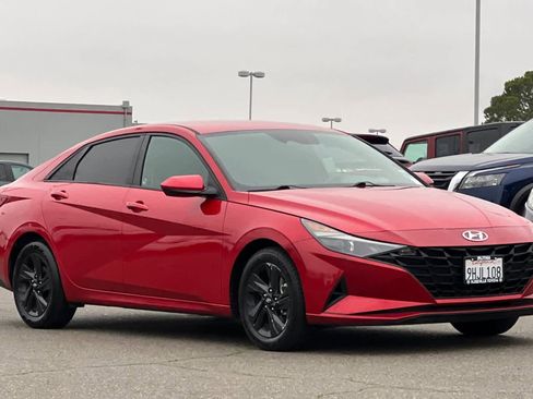 Used 2021 Hyundai Elantra SEL w/ Cargo Package image 5