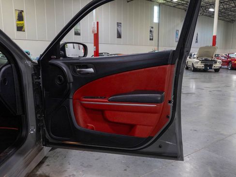 Used 2019 Dodge Charger Scat Pack w/ Plus Group RWD image 32