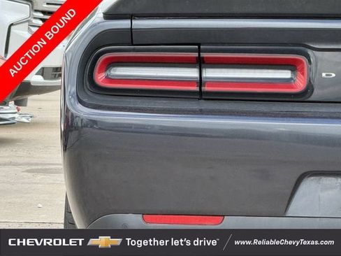 Used 2018 Dodge Challenger R/T Scat Pack RWD image 9