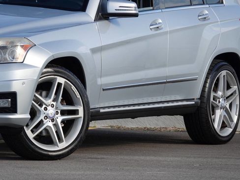 Used 2010 Mercedes-Benz GLK 350 4MATIC image 5