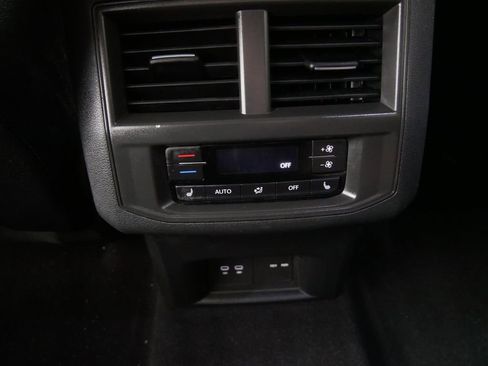 Used 2021 Volkswagen Atlas SEL Premium image 22