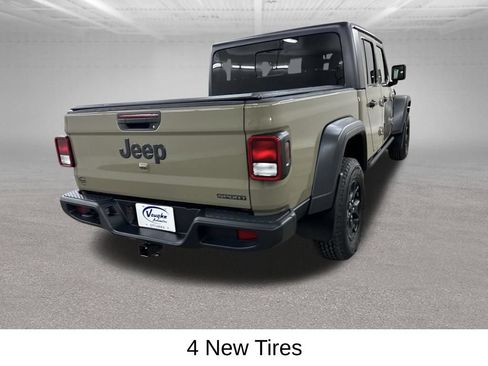 Used 2020 Jeep Gladiator Sport w/ Quick Order Package 24S AWD/4WD image 15