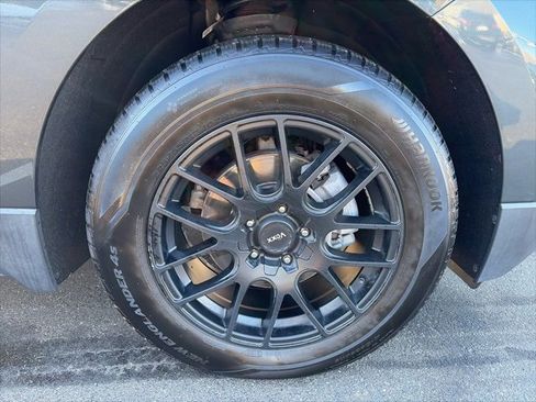 Used 2020 Chevrolet Equinox LS w/ LS Convenience Package image 9