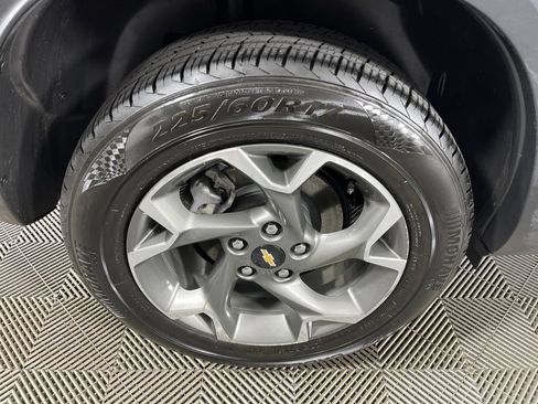Certified 2025 Chevrolet Trax LT FWD image 18