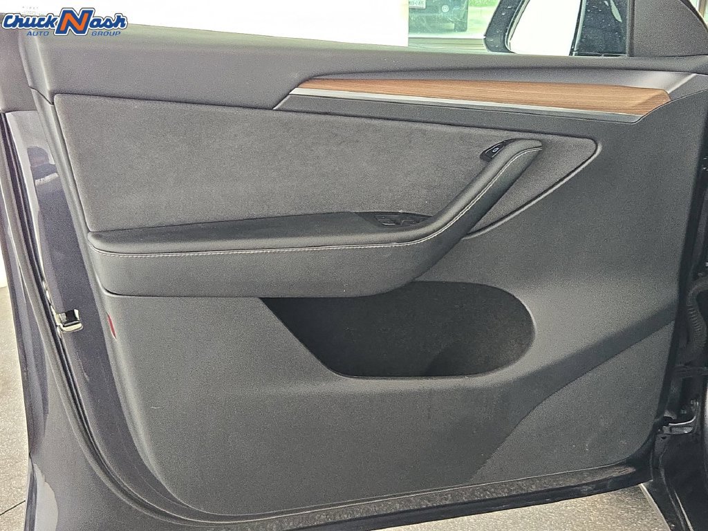 Used 2024 Tesla Model Y 2WD image 25