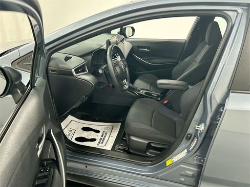 Used 2022 Toyota Corolla SE image 9