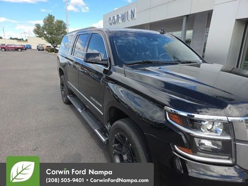 Used 2019 Chevrolet Suburban LT w/ LT Signature Package AWD/4WD image 3