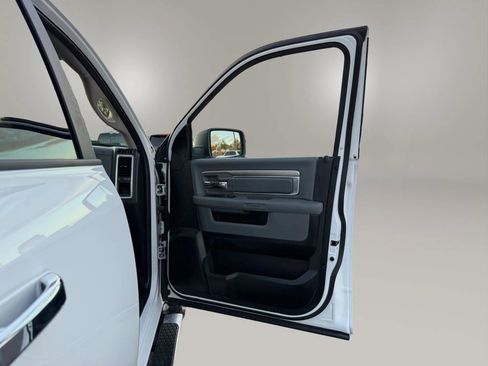 Used 2017 RAM 1500 Classic SLT image 40