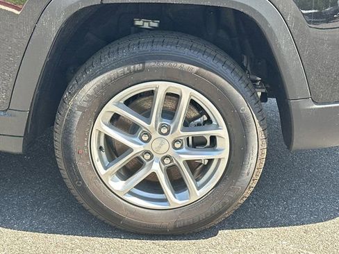 New 2025 Jeep Grand Cherokee L Laredo image 20