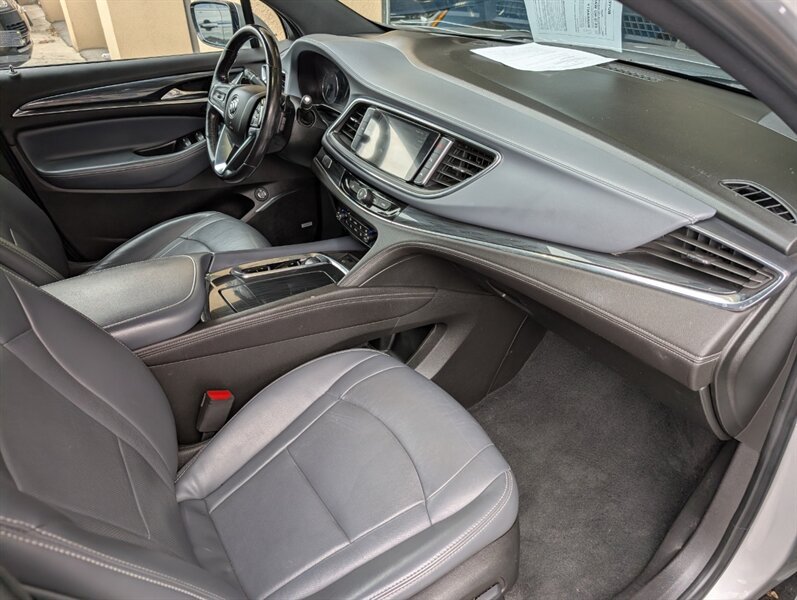 Used 2022 Buick Enclave Premium AWD/4WD image 4