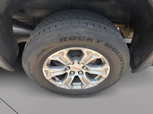 Used 2024 GMC Sierra 1500 SLT AWD/4WD image 24