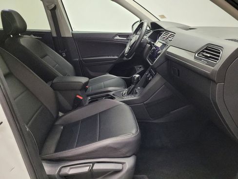 Used 2021 Volkswagen Tiguan SEL FWD image 21