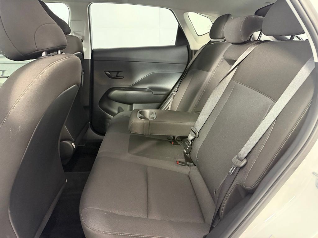Used 2025 Hyundai Kona SEL AWD/4WD image 17