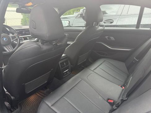 Used 2020 BMW 330i Sedan w/ M Sport Package RWD image 4