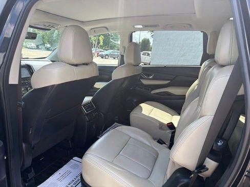 Used 2021 Subaru Ascent Limited w/ Technology Package AWD/4WD image 17