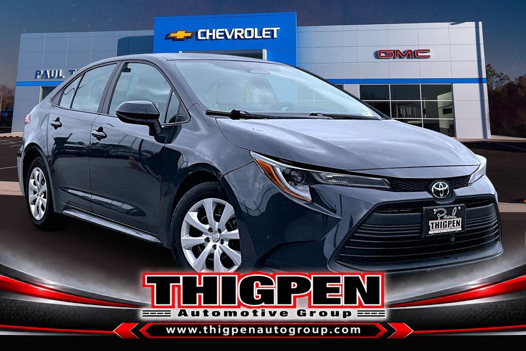 Used 2025 Toyota Corolla LE w/ Convenience Package FWD image 1