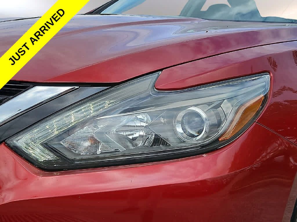 Used 2017 Nissan Altima 2.5 SR w/ Midnight Edition Package FWD image 8