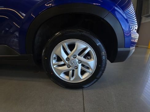Used 2021 Hyundai Venue SEL FWD image 26