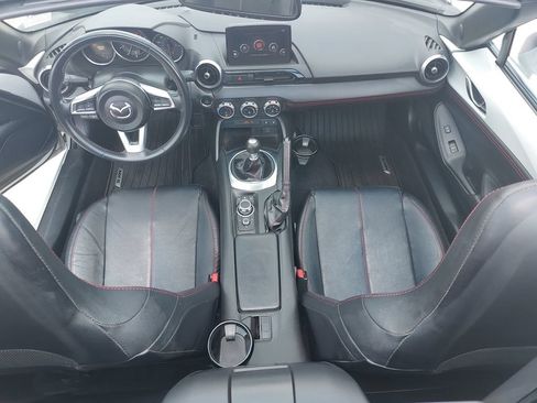 Used 2019 MAZDA MX-5 Miata Grand Touring w/ GT-S Package RWD image 9