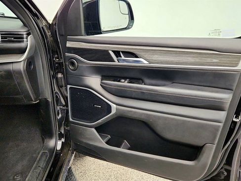 Used 2022 Jeep Wagoneer Series II AWD/4WD image 27