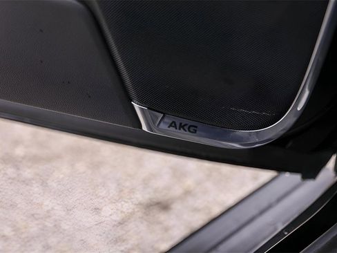 Certified 2025 Cadillac Escalade ESV V image 22