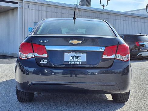 Used 2014 Chevrolet Cruze LS image 32