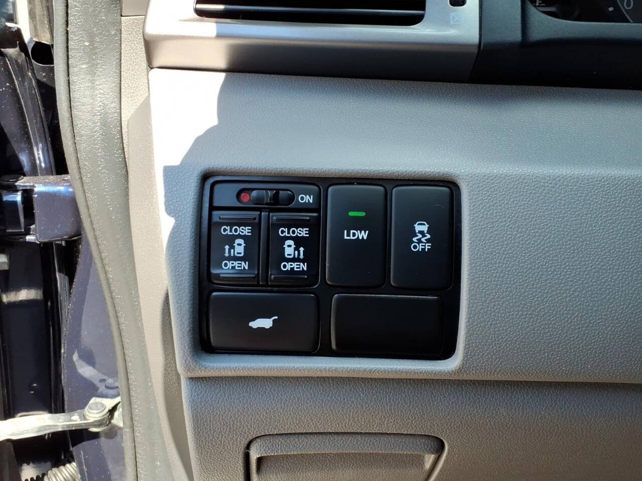 Used 2015 Honda Odyssey EX-L image 25