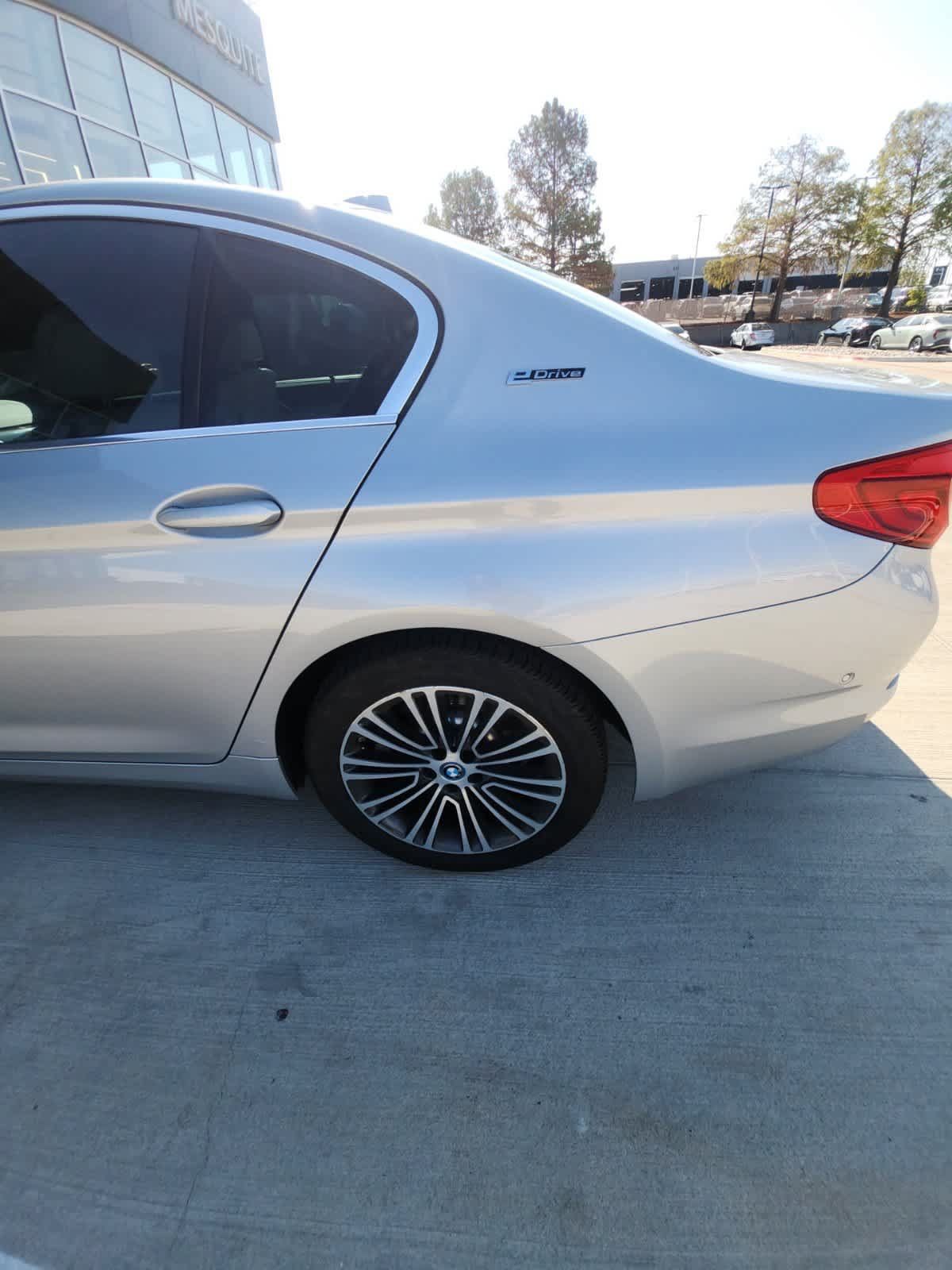 Used 2019 BMW 530e w/ Premium Package RWD image 11
