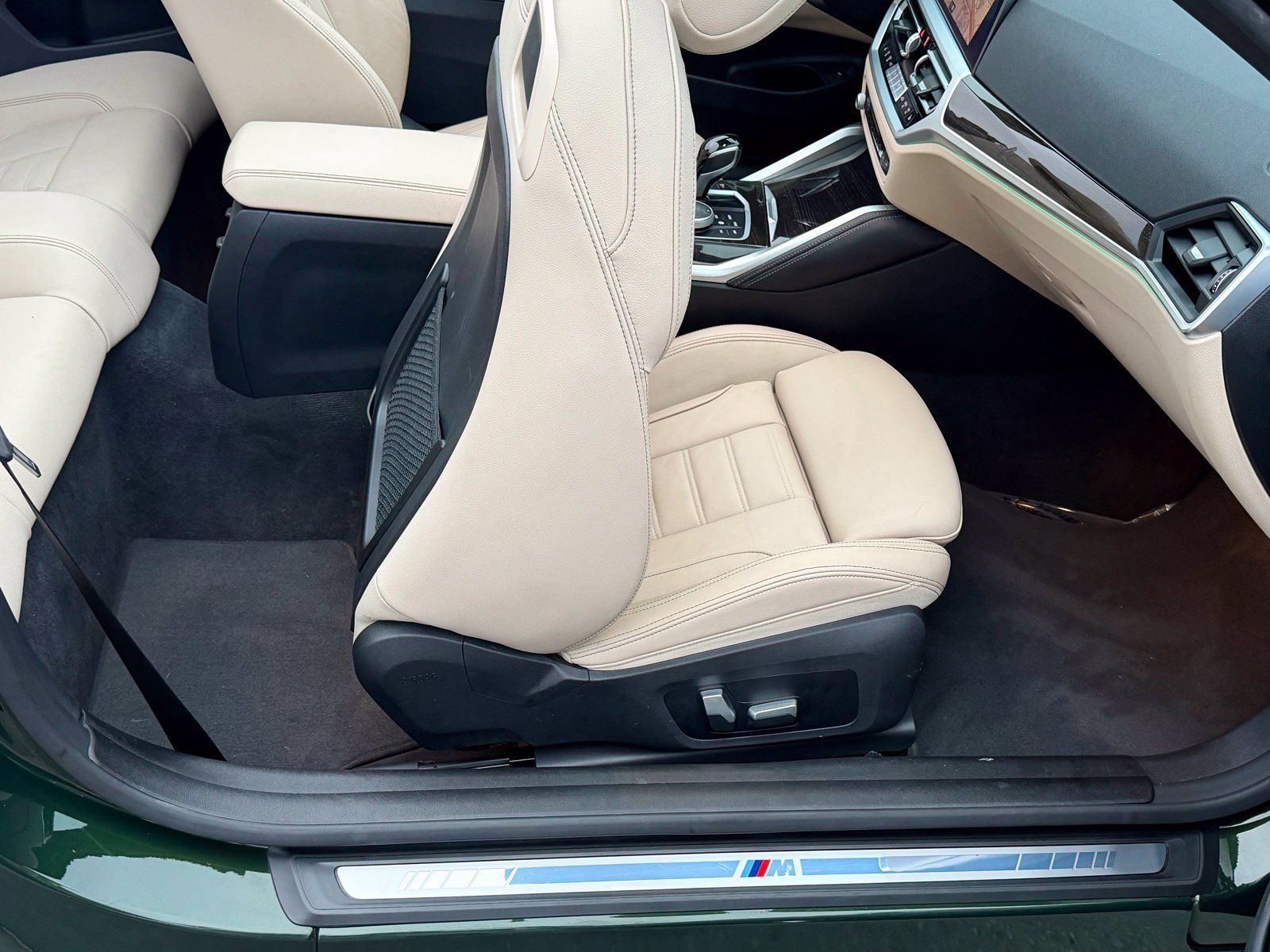 Used 2022 BMW 430i Convertible w/ M Sport Package RWD image 17