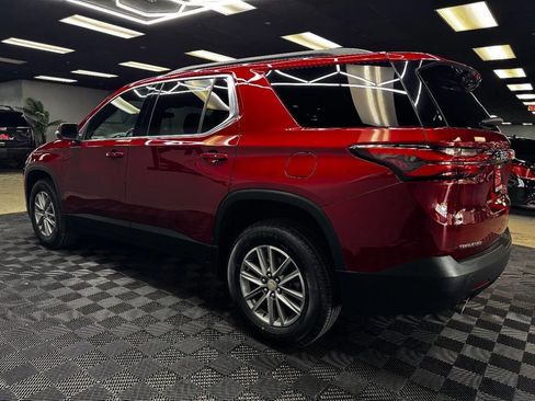 Used 2022 Chevrolet Traverse LT image 9