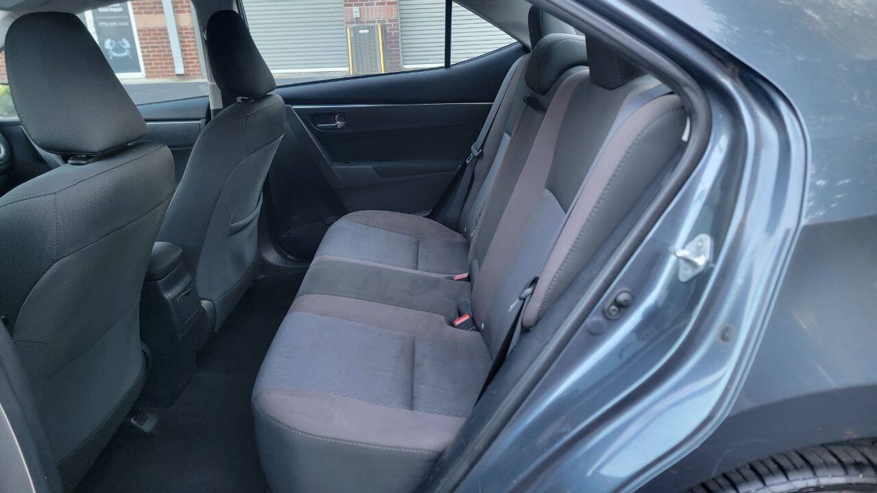 Used 2017 Toyota Corolla LE FWD image 10