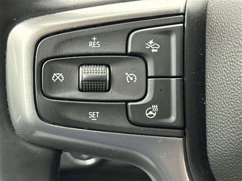 Used 2025 Chevrolet Silverado 1500 LT image 34