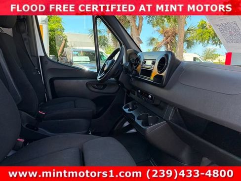 Used 2019 Mercedes-Benz Sprinter 2500 image 37