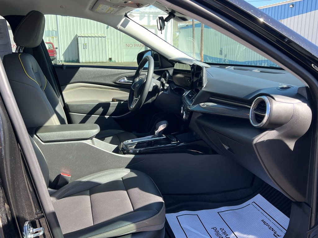 Used 2025 Chevrolet Trax ACTIV w/ Driver Confidence Package FWD image 28