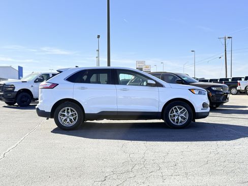 Used 2023 Ford Edge SEL image 4