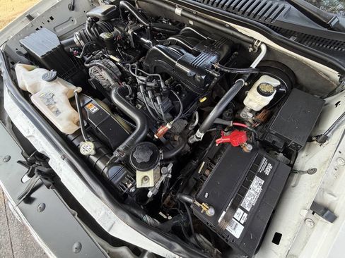 Used 2009 Ford Explorer Sport Trac XLT image 19