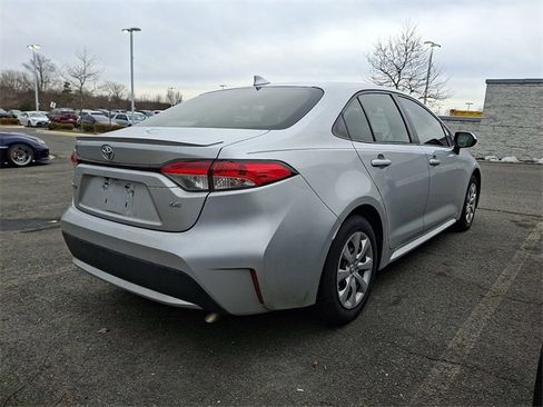 Used 2020 Toyota Corolla LE image 9