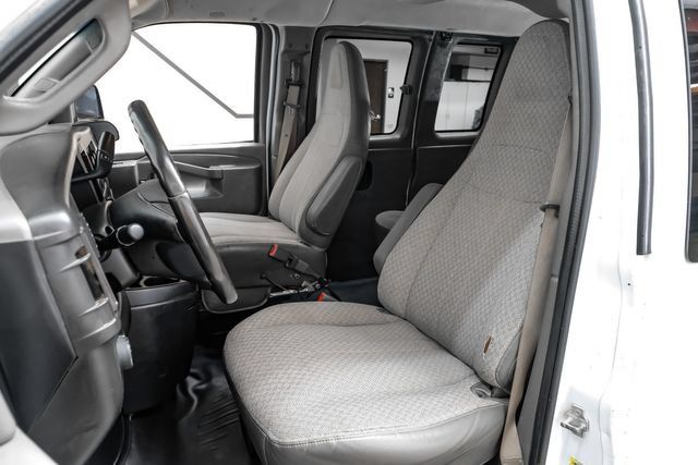 Used 2018 Chevrolet Express 2500 LT w/ LT Preferred Equipment Group RWD image 26