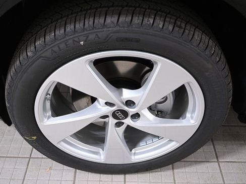 New 2025 Audi Q5 Premium Plus image 18