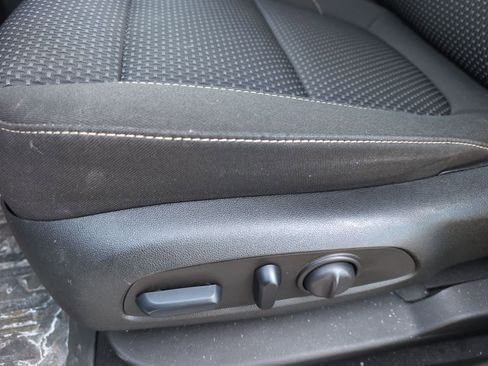 Used 2023 GMC Acadia SLE w/ Driver Convenience Package image 16