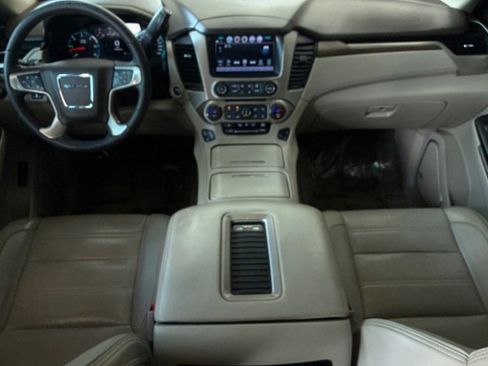 Used 2018 GMC Yukon Denali w/ Denali Ultimate Package image 3
