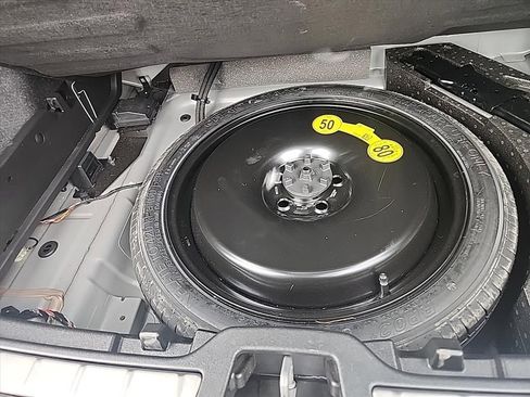 Certified 2023 Volvo XC40 B5 Plus w/ Driver Assist Package AWD/4WD image 36