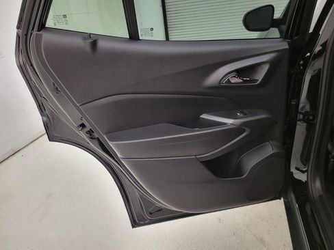 New 2026 Chevrolet Trax RS w/ Sunroof Package FWD image 39