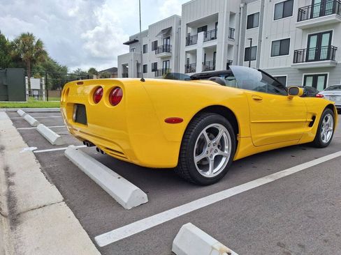 Used 2001 Chevrolet Corvette Convertible w/ Preferred Equipment Group2 RWD image 11