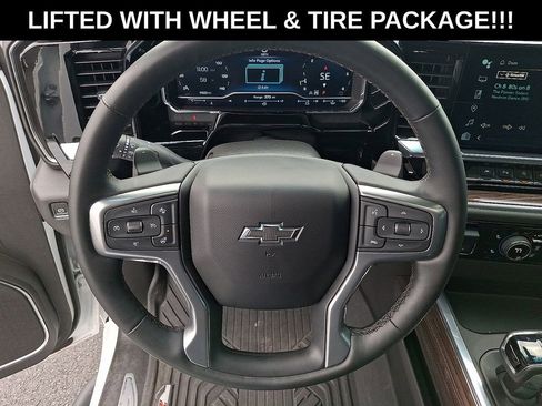 Used 2023 Chevrolet Silverado 1500 LT Trail Boss w/ LT Trail Boss Premium Package AWD/4WD image 15