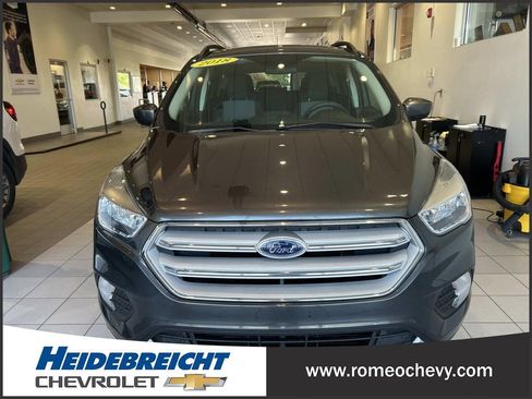 Used 2018 Ford Escape SE w/ SE Sync 3 Package FWD image 38