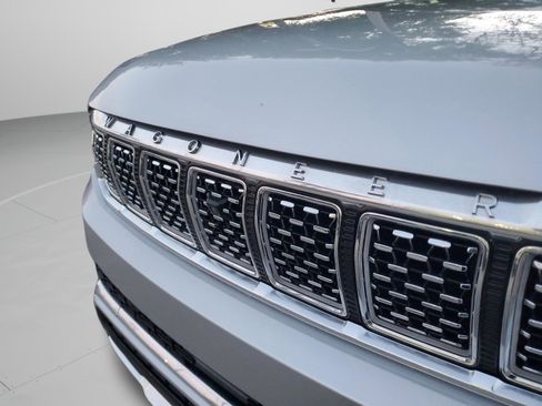 Certified 2025 Jeep Grand Wagoneer 4WD image 30