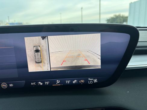 Used 2025 Buick Enclave Preferred image 25