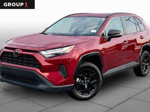 Used 2024 Toyota RAV4 XLE w/ Convenience Package FWD image 1